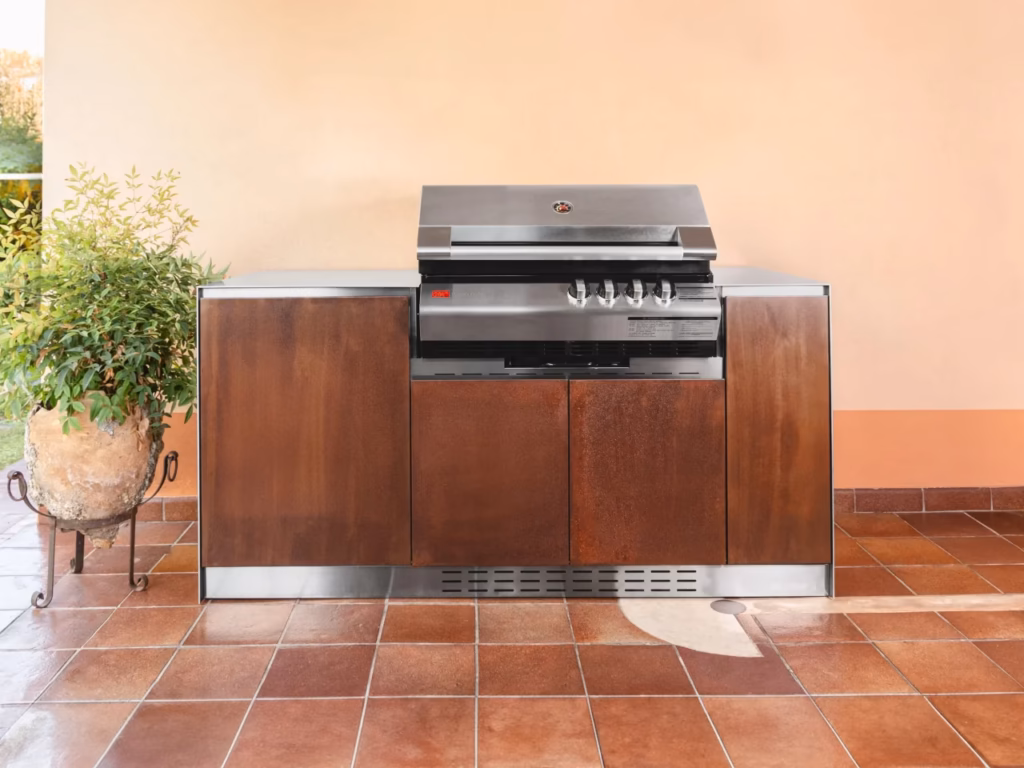 Bucătării compacte în aer liber: Cum să optimizați spațiile exterioare